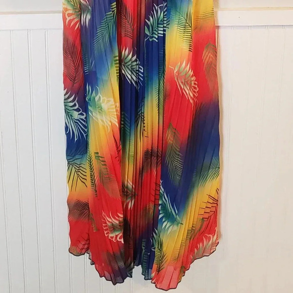 Tropical Off Shoulder Print Dress - Picture 4 of 9